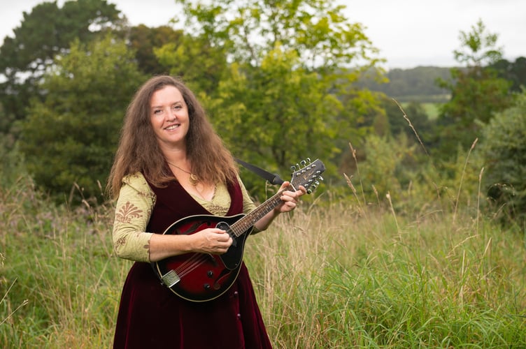 Selena Miranda Mara.